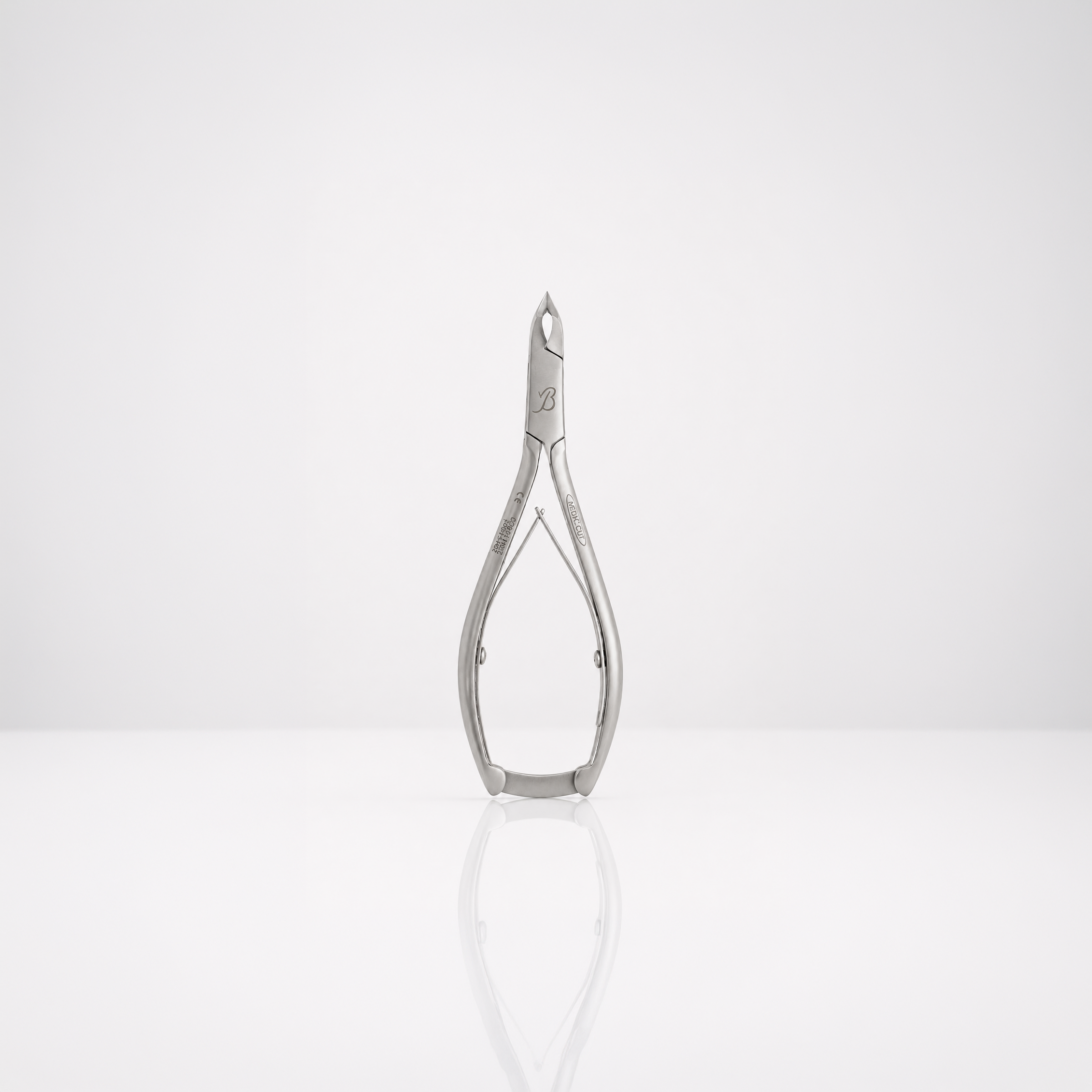 COUPE-CUTICULES - Révérence de Bastien